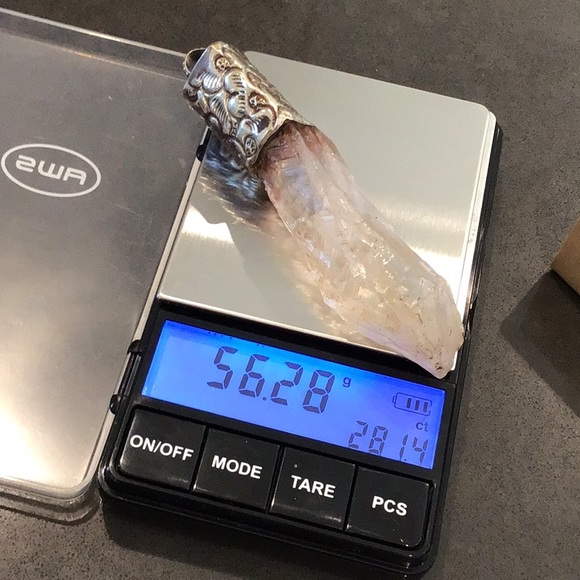 Large Vintage Quartz Crystal - Picture 9 of 9